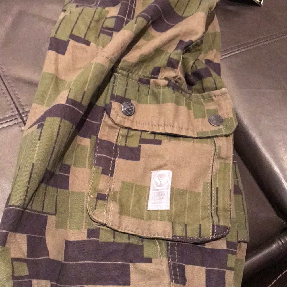 Cargo Shorts - Picture 3 of 3